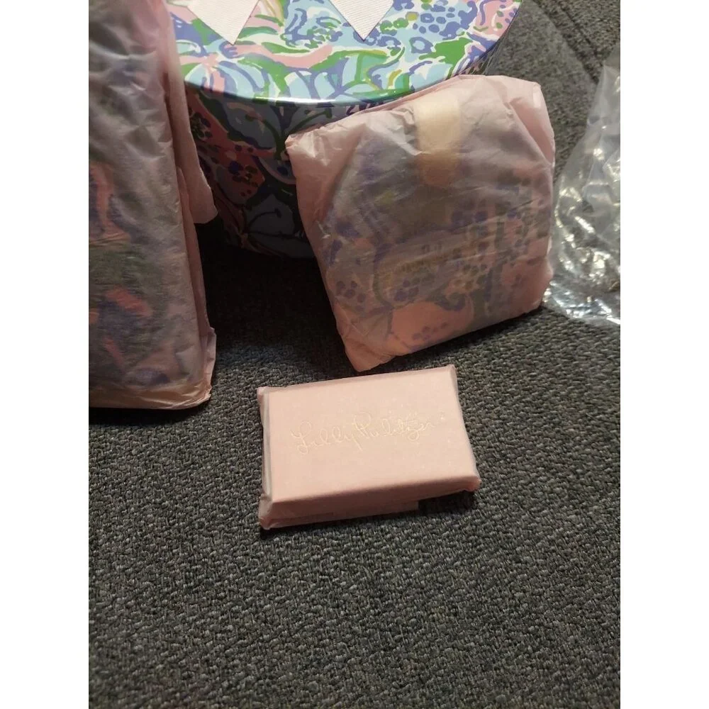 Lilly‎ Pulitzer Relax in Print Feline good accessories box - NWT And Packaging